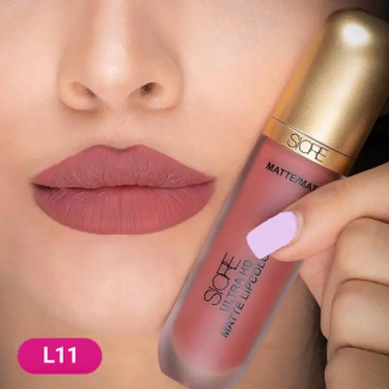 رژ لب مایع مات الترا اچ دی سیوره شماره L11 با بافت مخملی سبک 2 تست رنگ رژ لب مایع مات الترا اچ دی سیوره شماره L11 روی لب آرایش لب